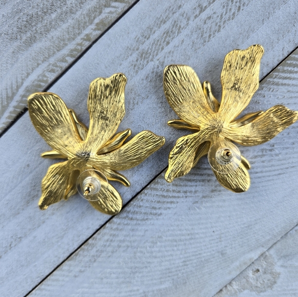 Elegant Earrings,Floral Earrings, Black and Gold Floral Earrings - Picture 3 of 3